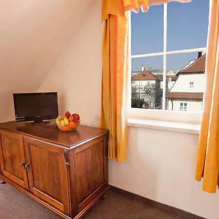 ホテル ウ クリジェ プラハ