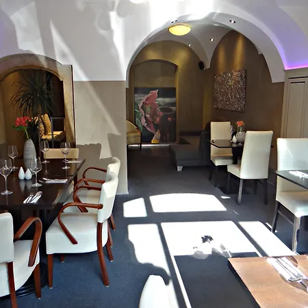 Hotell U Krize Prag