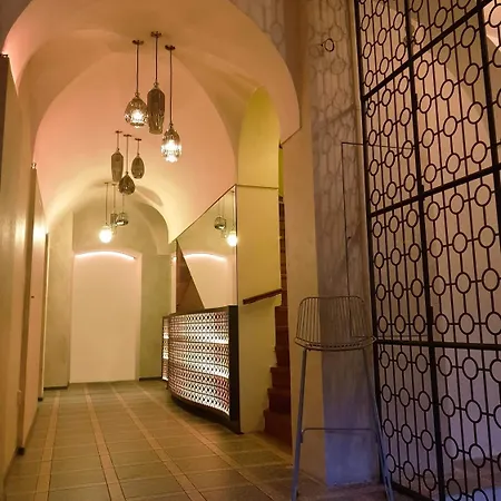 U Kříže Hotel