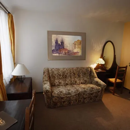 ウ クリジェ 3* プラハ