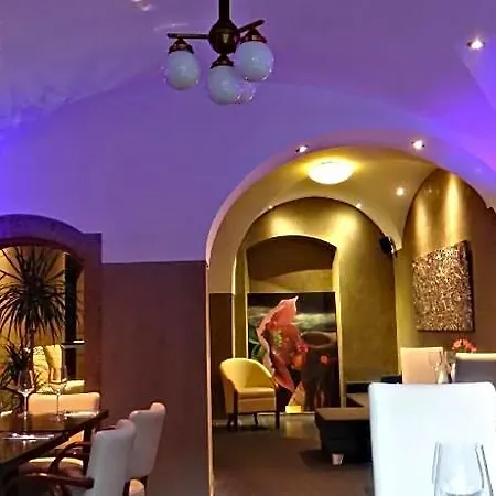U Krize Hotel 3*