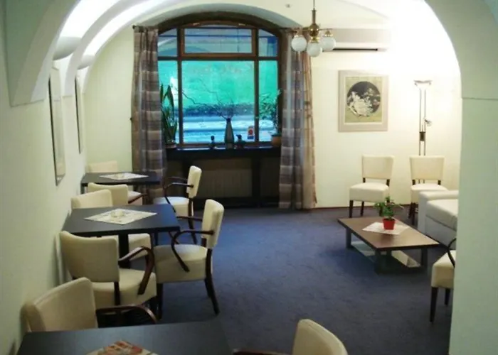 U Krize Hotell 3*